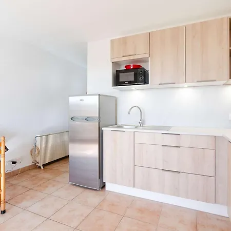 Appartement T2 Avec Wifi, Animaux Admis Et Parking à Saint-pierre-la-mer - Fr-1-409-280 *