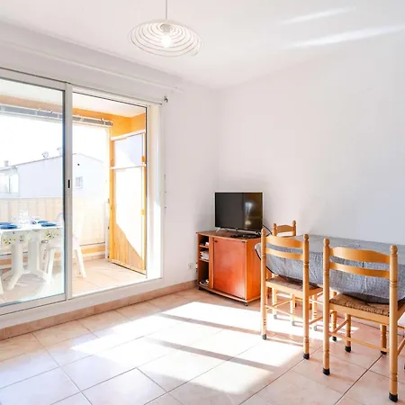 아파트 T2 Avec Wifi, Animaux Admis Et Parking A Saint-pierre-la-mer - Fr-1-409-280 *